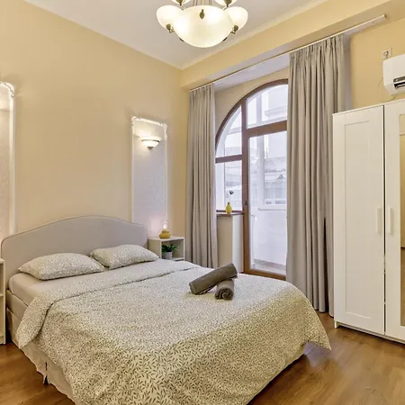 Soft Light With Balcony And Self Check-in *